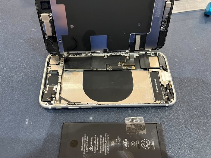 iPhone SE2 充電持ち悪い バッテリー持ち悪い 充電持ち良くする バッテリー持ち良くする バッテリー交換 故障 修理