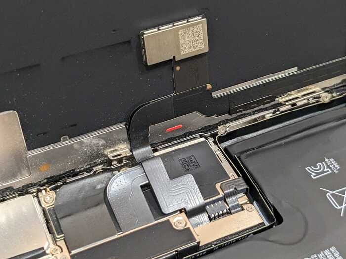 あいふぉん　アイフォン　iPhone　XS　水没　落としてしまった　洗浄　海　お風呂　起動しない　おかしい