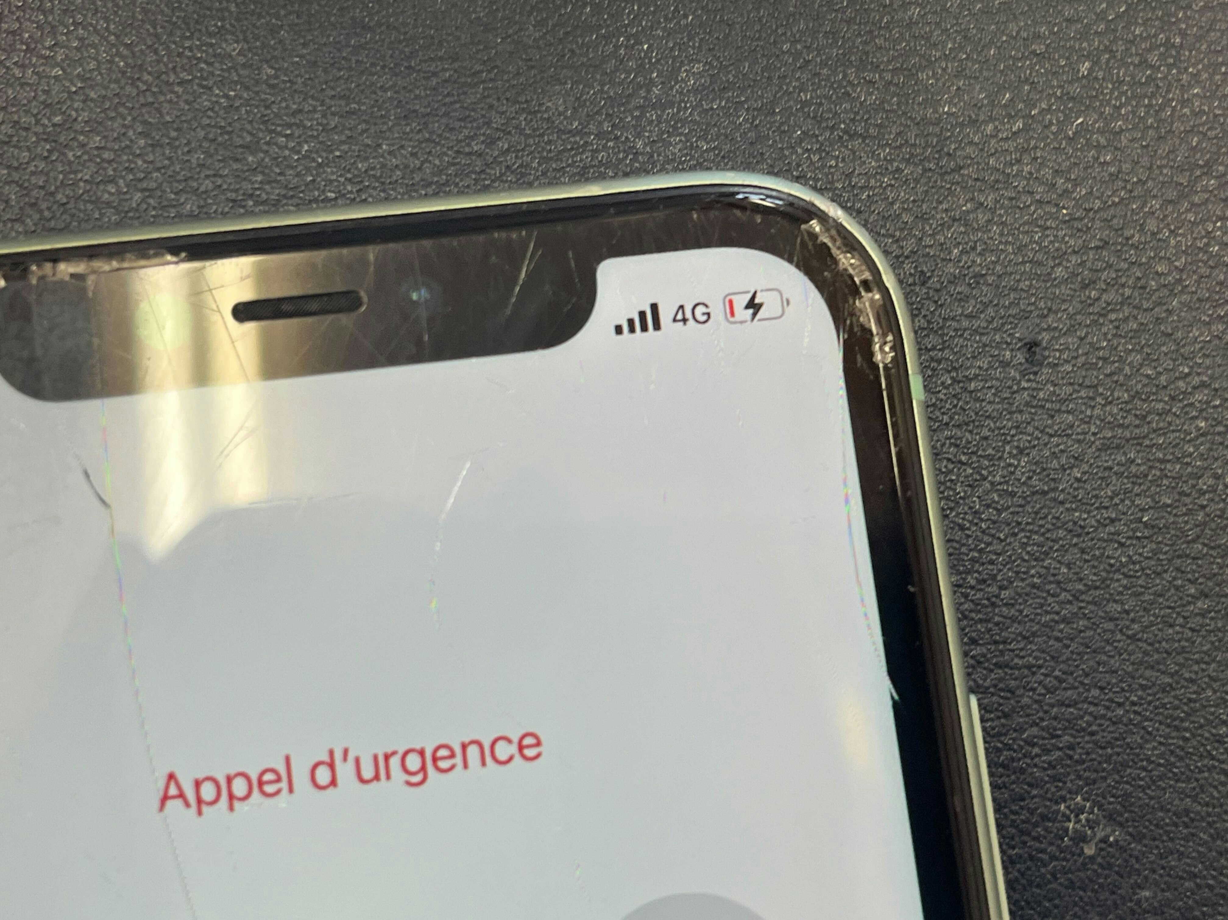 iPhone 11 充電 充電できない 充電溜まらない 充電不良