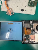 【豊川市でNintendo Switchの液晶に線が出る症状を修理】液晶パネル交換で即日改善！データそのまま対応