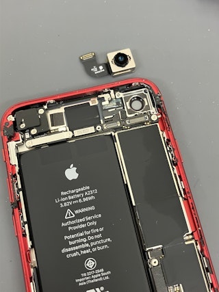 iPhone SE2 アウト カメラ 修理 途中