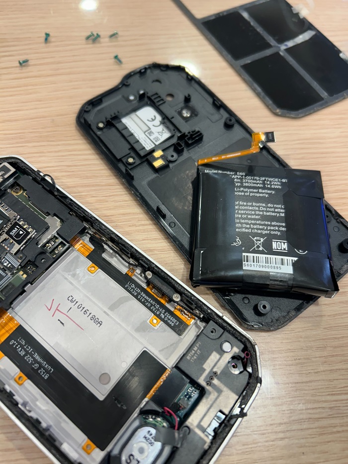 CAT S60 バッテリー膨張 一宮市