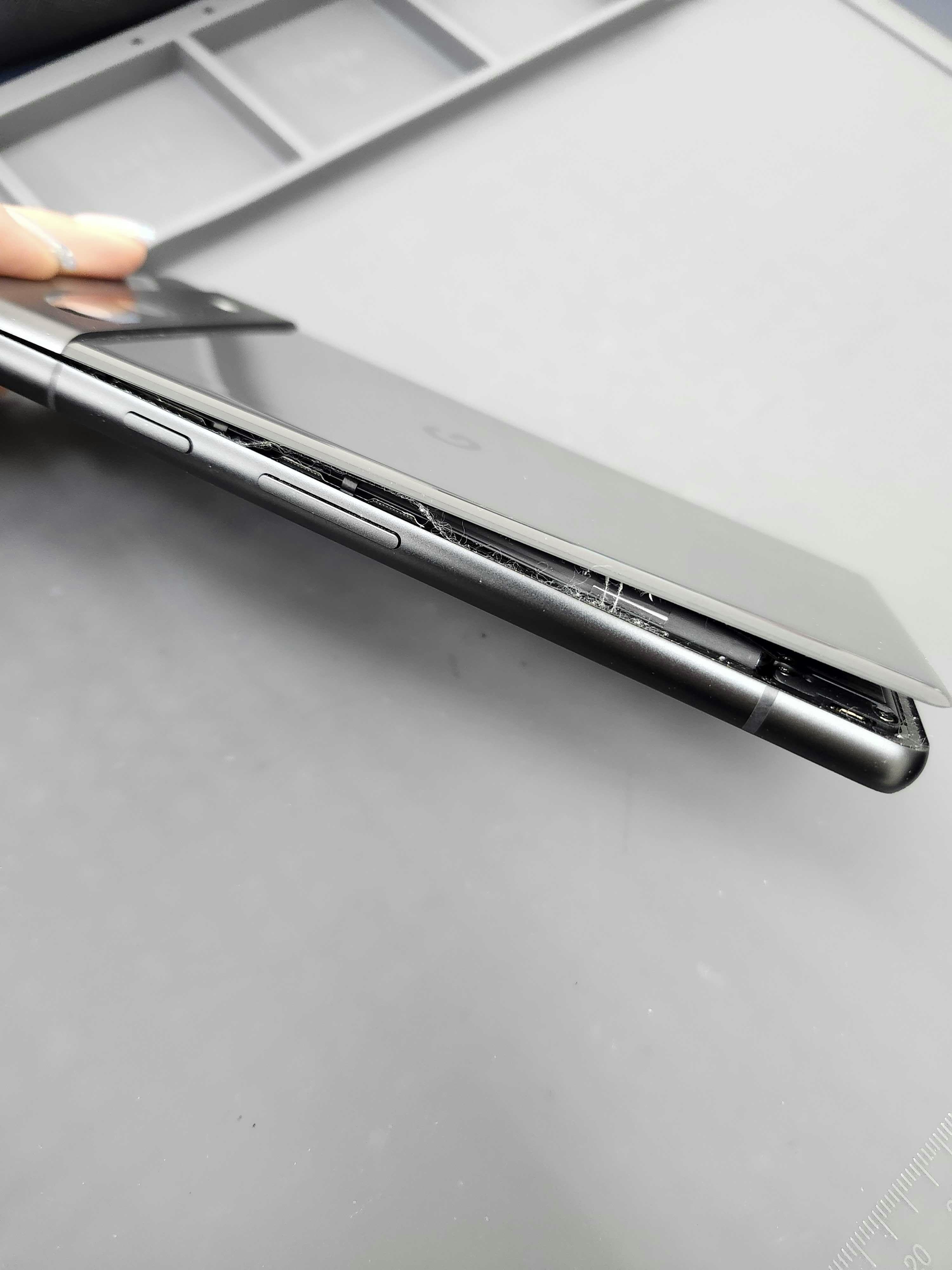 Pixel　スマホ修理　豊川市　バッテリー膨張　Android　修理　バッテリー交換　豊川　豊橋　新城　蒲郡　湖西　浜松