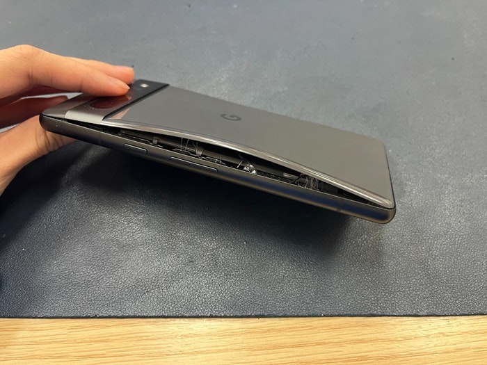 Pixel 7a バッテリー膨張　Pixel　Pixel修理　バッテリー交換　バッテリー修理　ピクセル修理　充電持ち