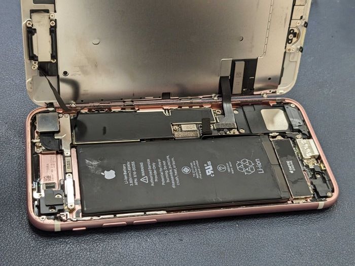iPhone 7 バッテリー 電池 交換 交換方法 充電持ち バッテリー持ち 修理 治す 直す 