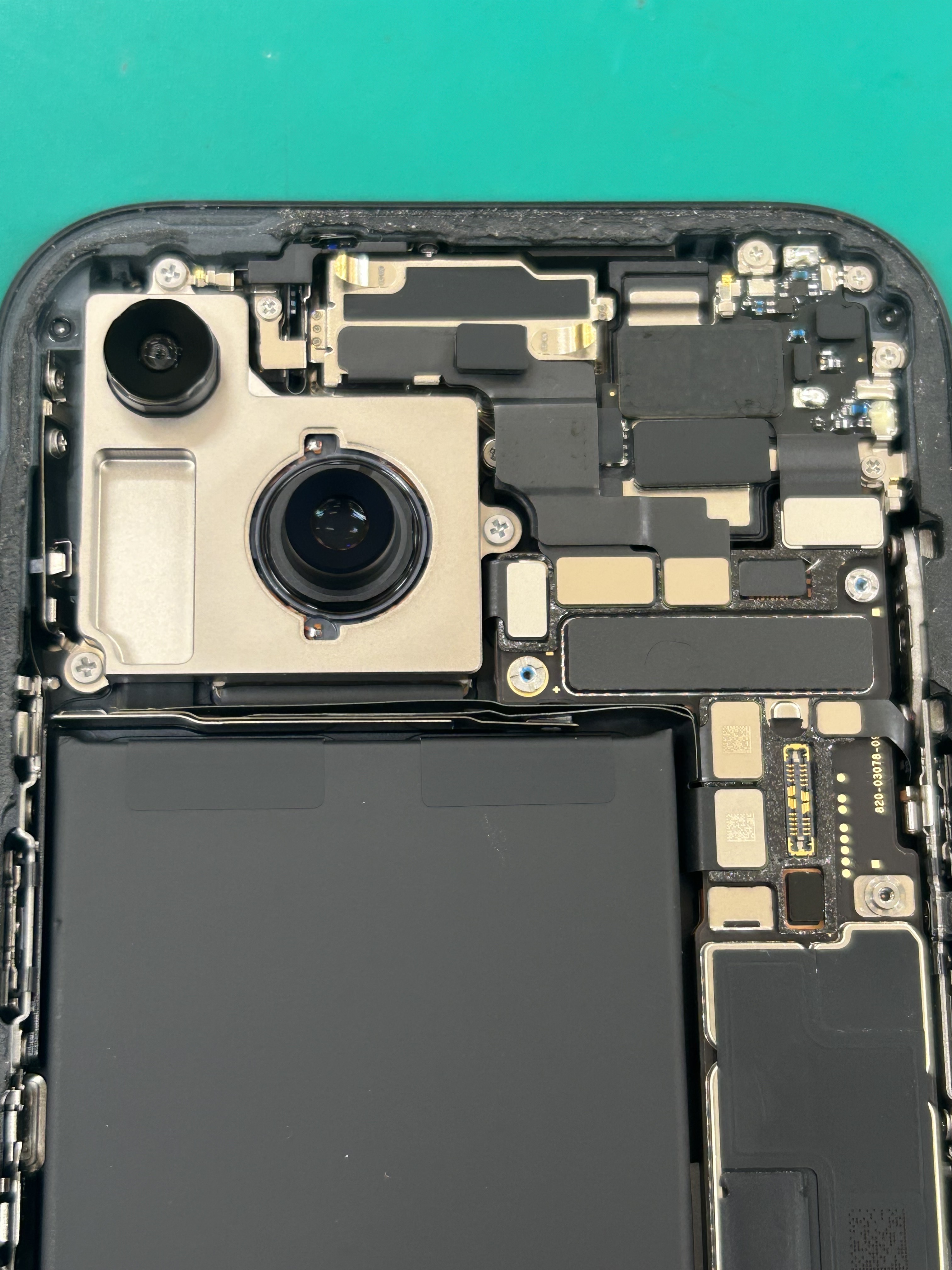 春日井市】iPhone15のアウトカメラが映らない？交換でしっかり復旧
