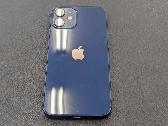 岡崎市】iPhone 12 mini カメラとバッテリー交換 まちスマ岡崎店