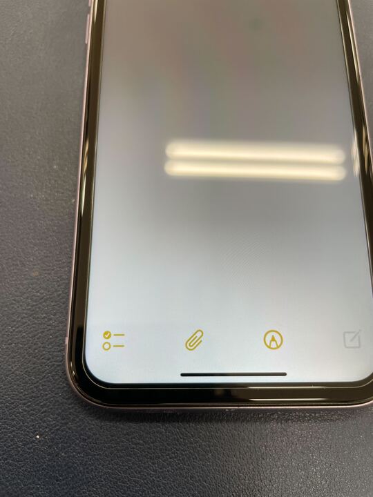 修理ブログ】iPhone11｜黒いシミのような表示？液漏れじゃないけど気に