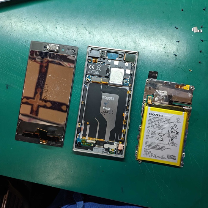 iPhone7 128G＋Xperia5 （訳あり）＋ おまけ2点【4点セット】 iPhone7 128G＋Xperia5 （訳あり）＋ おまけ2点【4点セット