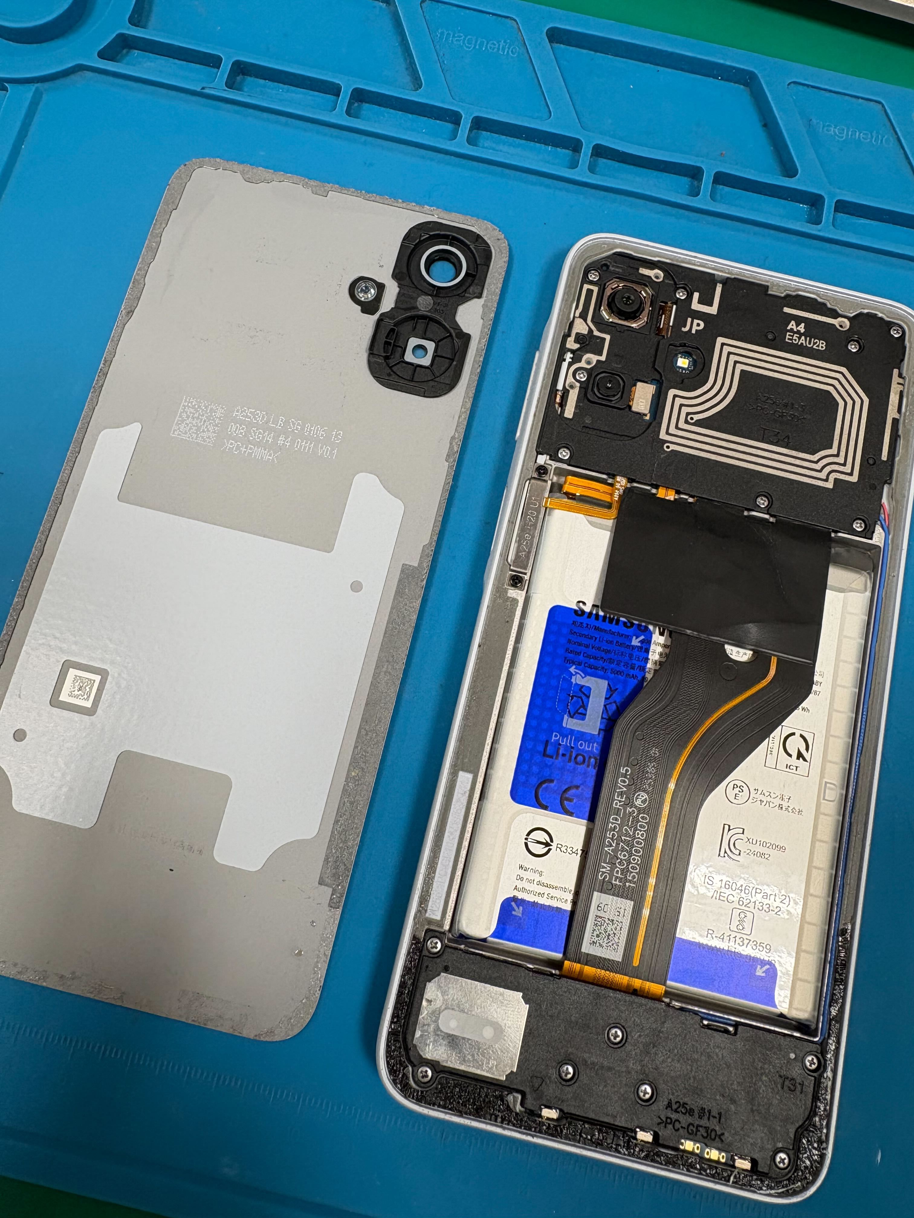 豊橋市でGalaxyA25の基板修理】電源が入らない症状もデータそのままで