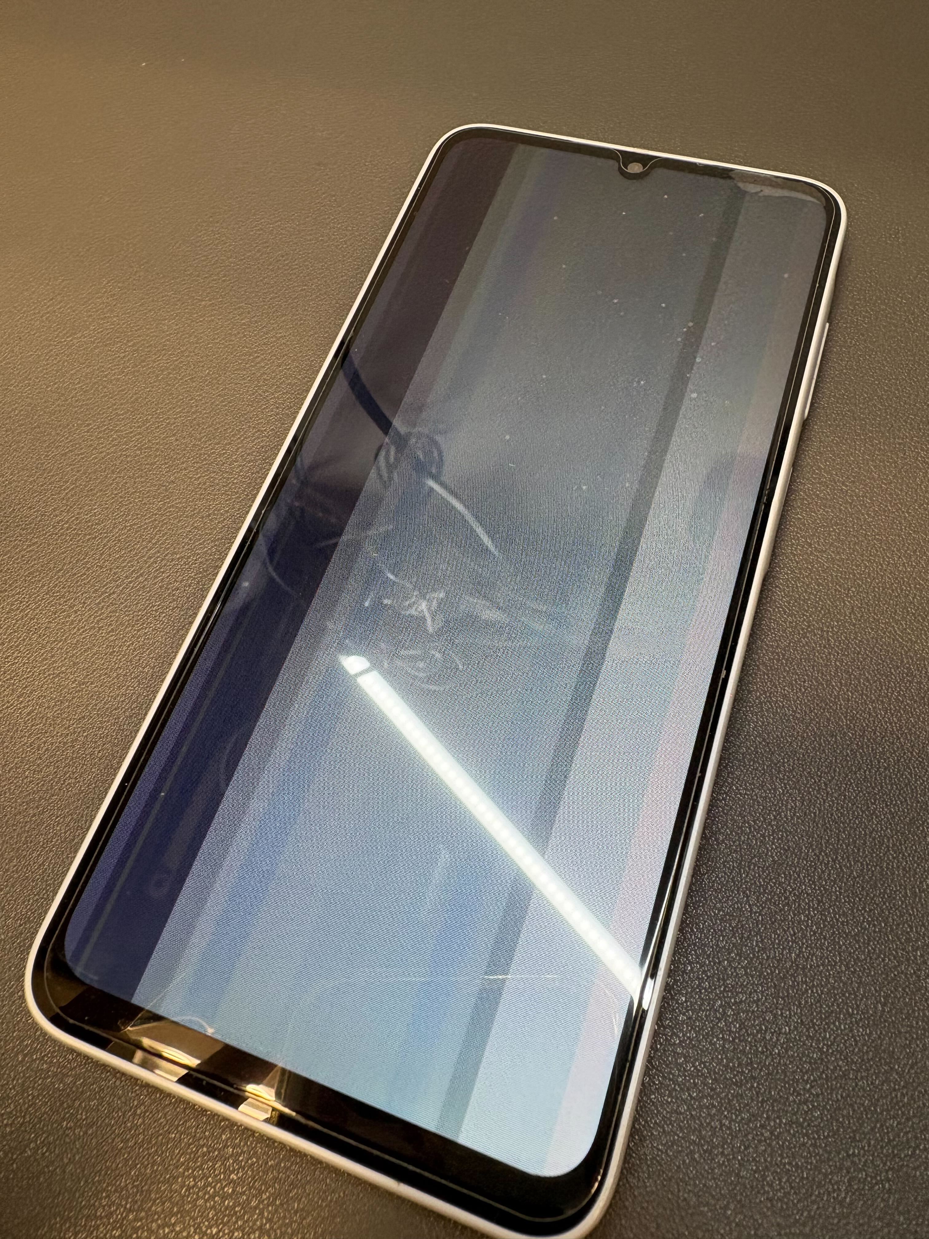 豊橋市】Galaxy A25の画面に線が入る…表示不良は画面交換で改善