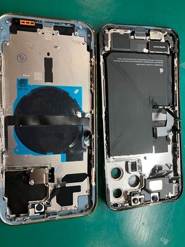 iPhone14promax 背面割れ