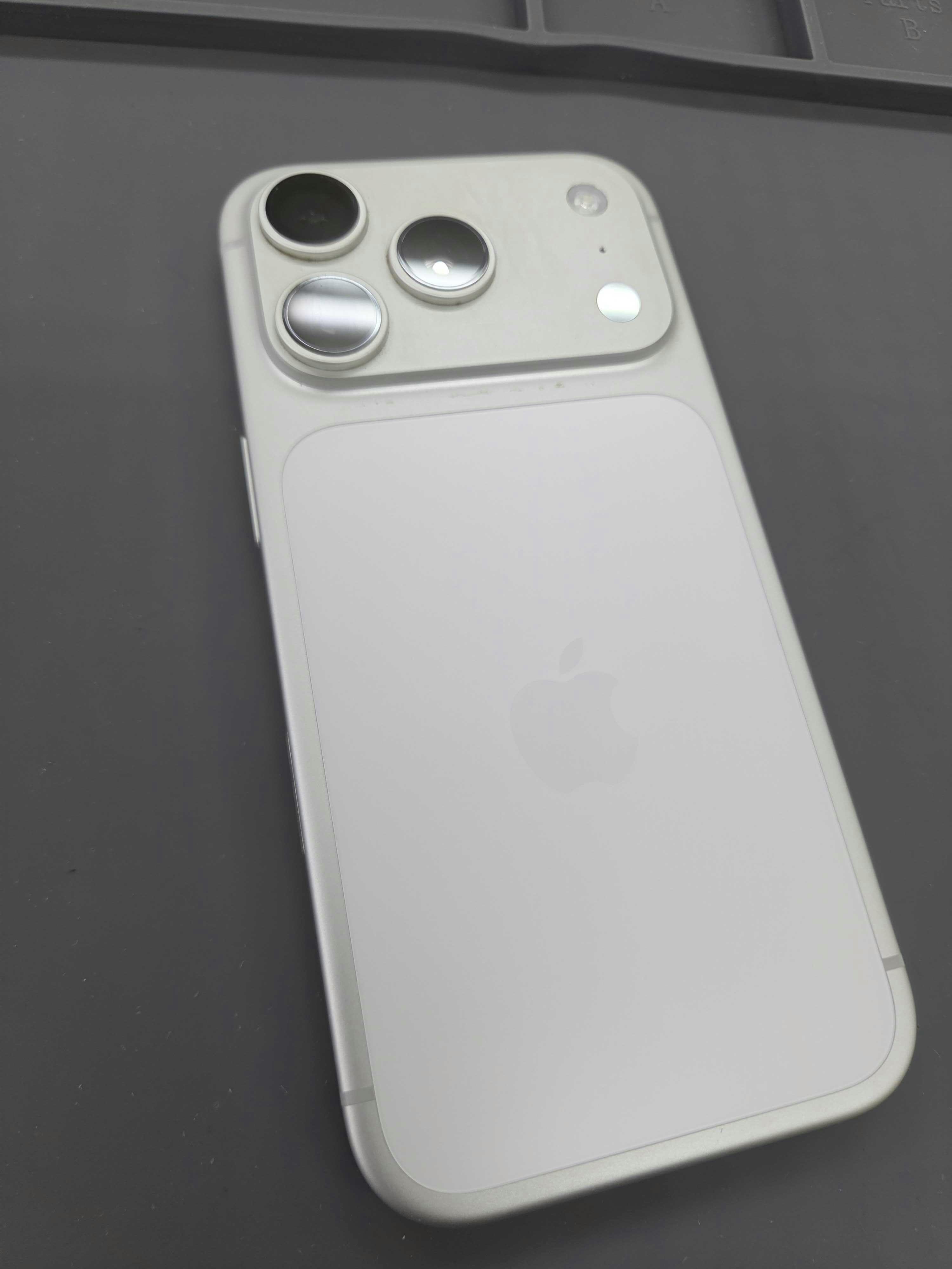 iPhone17Pro　iPhone修理　豊川市　スマホ修理　修理　起動不良　起動しない　電源入らない　バッテリー交換　豊川　豊橋　新城　蒲郡　湖西　浜松
