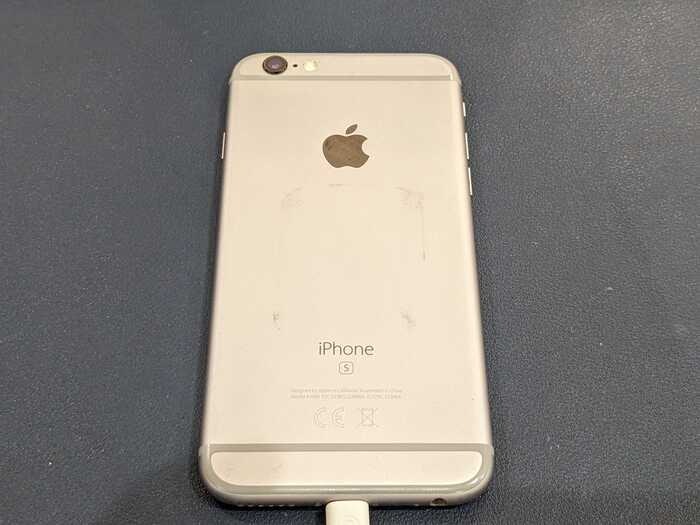 あいふぉん　アイフォン　iPhone　6S　バッテリー　ばってりー　充電してもたまらない　充電の減りがはやい　経年劣化　サービス表記　修理　交換