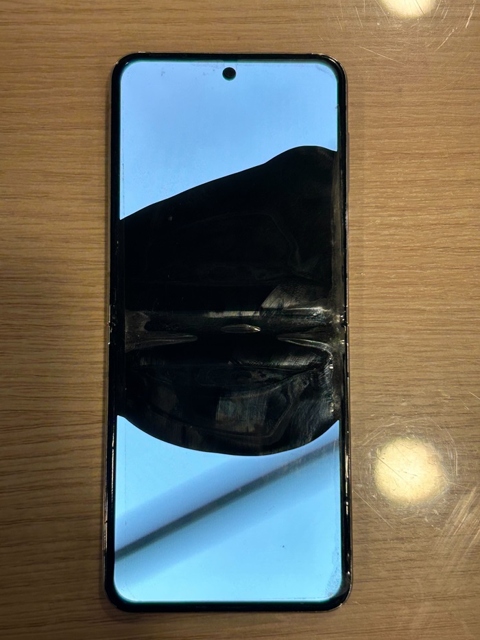 Galaxy Z Filp5 液晶故障 修理 一宮市