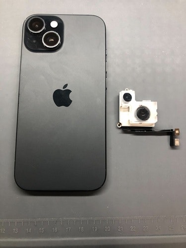 iPhone15　カメラ修理