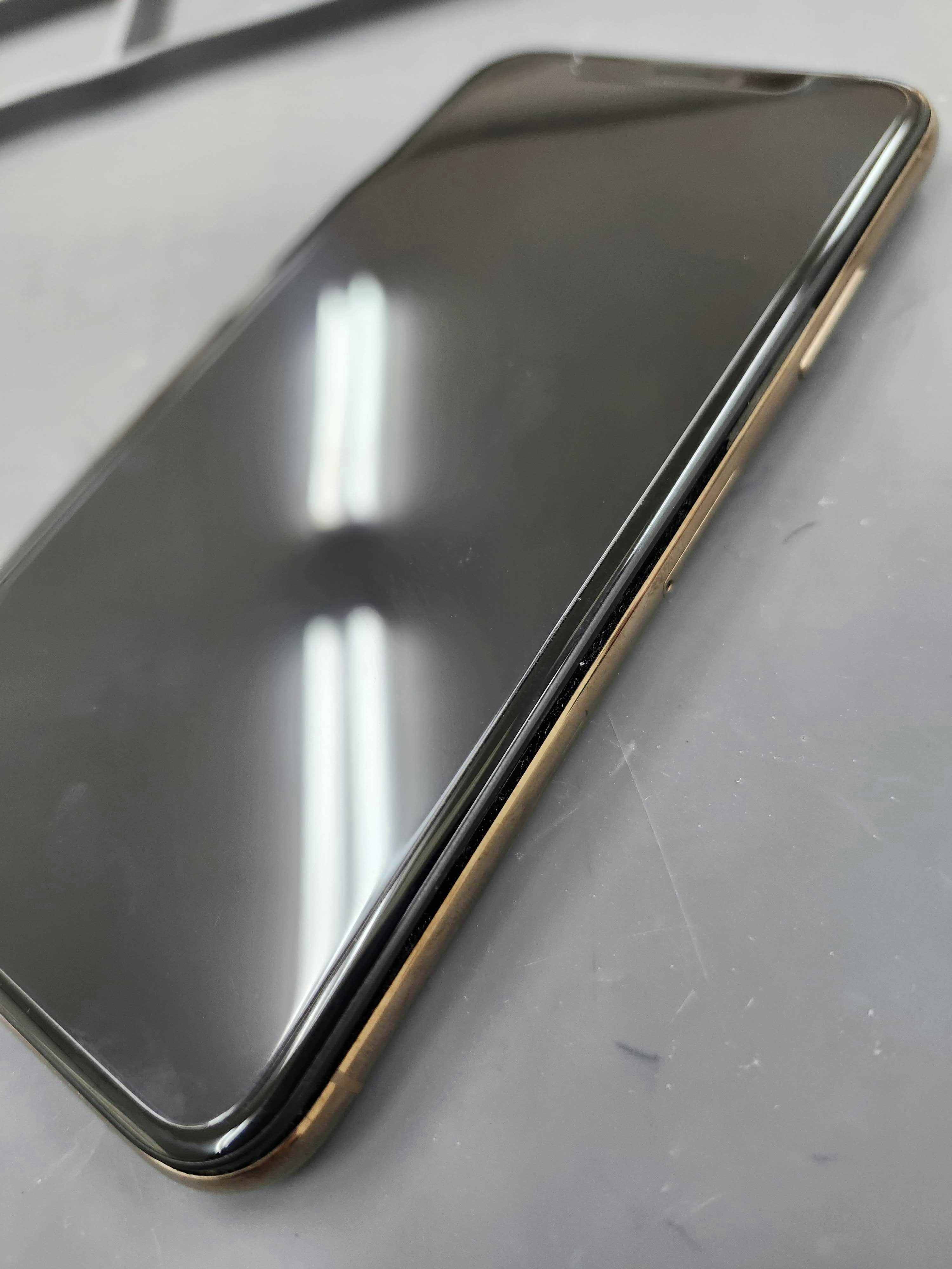 iphoneXS　iPhone　修理　iPhone修理　バッテリー膨張　バッテリー交換　豊川　豊橋　新城　蒲郡　湖西　浜松
