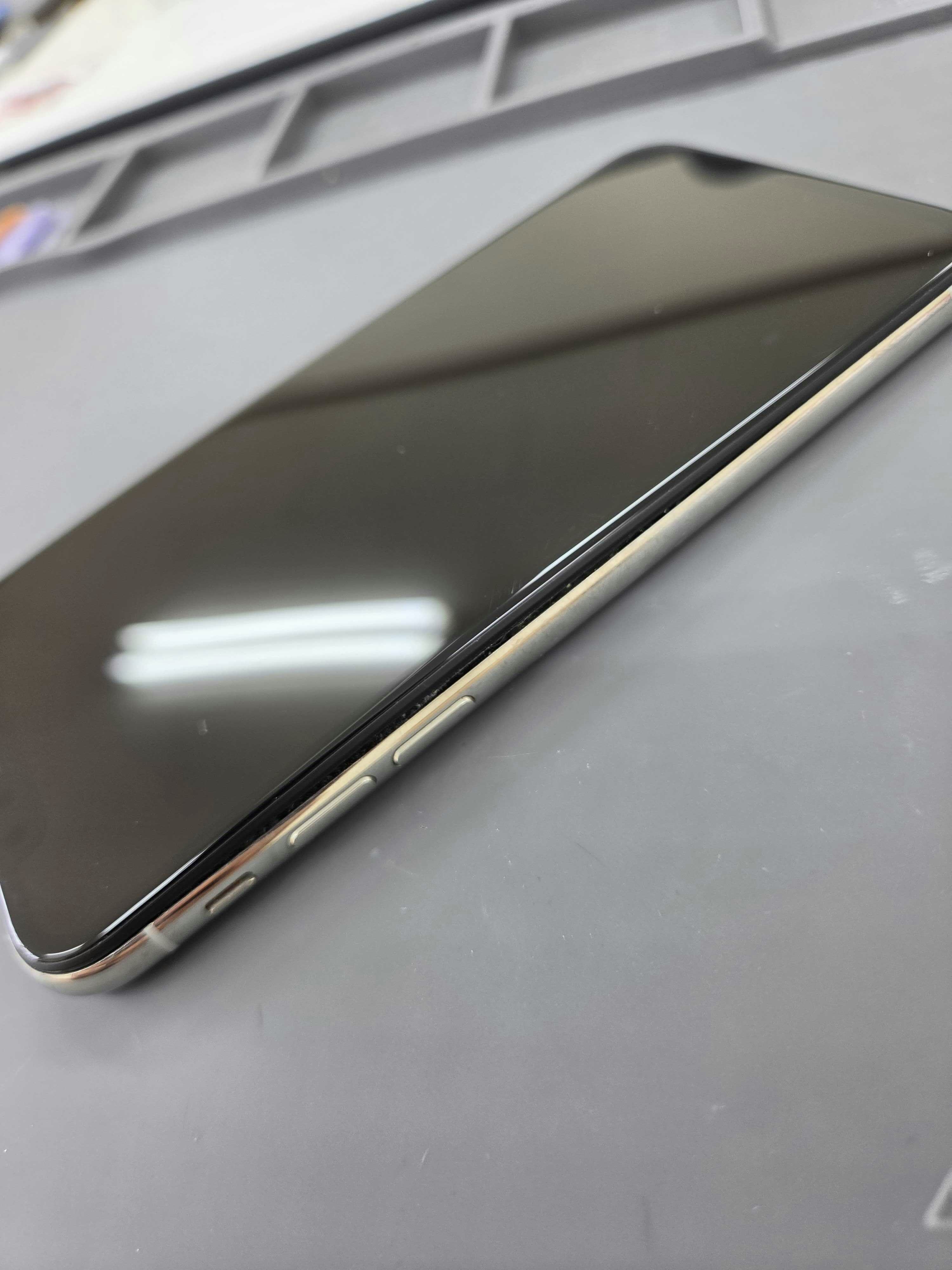 iPhoneX　豊川市　iPhone　修理　iPhone修理　スマホ修理　バッテリー膨張　豊川　豊橋　新城　蒲郡　湖西　浜松