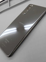 【豊川市】Xperia 5 IIのバッテリー膨張修理｜背面パネル浮きをバッテリー交換で改善！