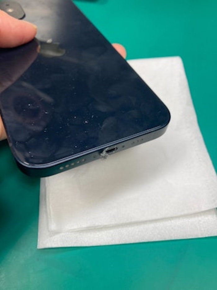 iPhone 充電ドック清掃 充電できない