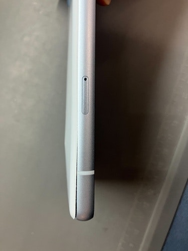 一宮市】Pixel 7aの背面が浮いてきた…原因はバッテリー膨張！安全に