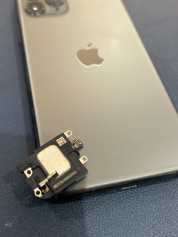 iPhone 11 Pro 音がおかしい　スピーカー修理