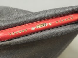 【小牧市でiPhone 11の充電トラブル】充電ケーブルが挿さらない原因はケーブル先端の残骸！？30分で改善した修理事例をご紹介