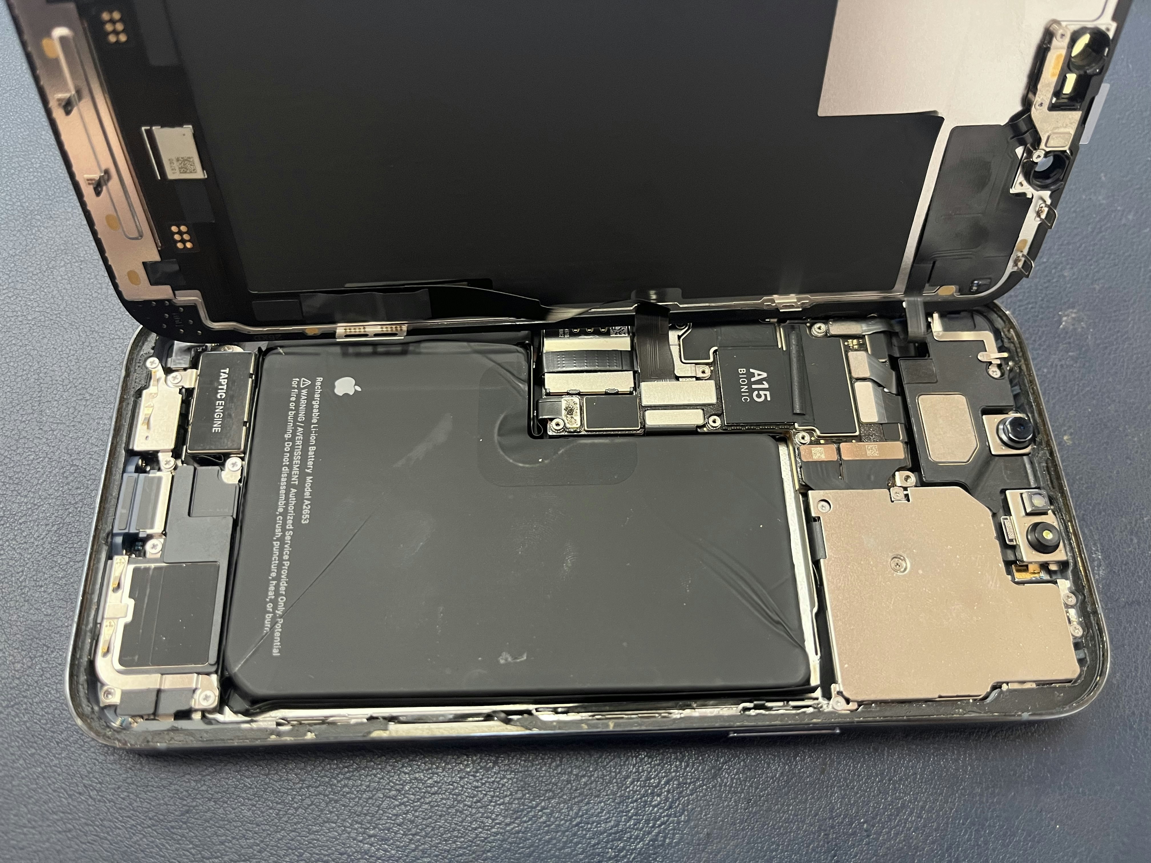 あいふぉん iPhone 13ProMax 画面 ひび割れ 修理