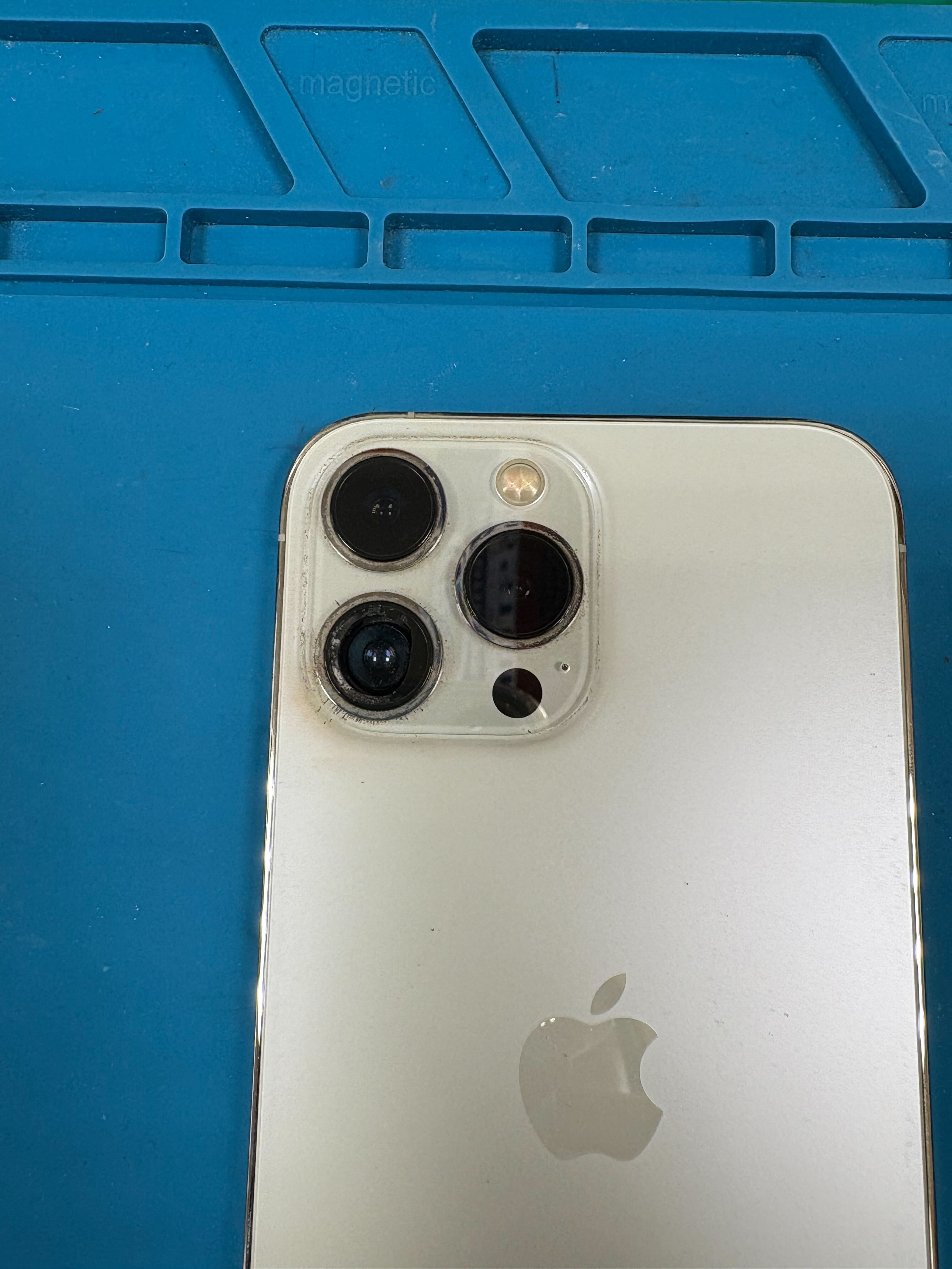 iPhone13ProMax カメラレンズ割れ📸 カメラレンズ交換【イオン