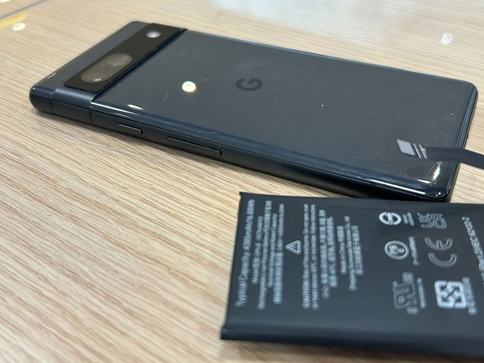 Google Pixel 7a　バッテリー膨張