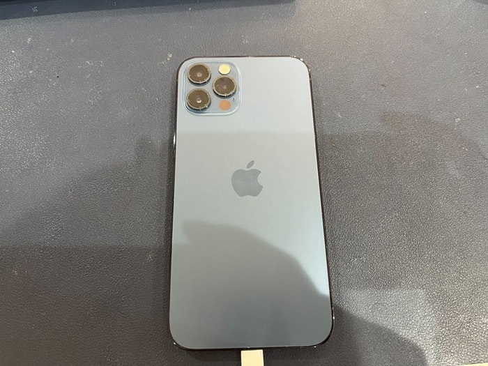 あいふぉん アイフォン iPhone 13 pro 充電もたない 1日もたない 減りが早い 経年劣化 サービス表記 電源勝手に落ちる シャットダウン ばってりー バッテリー 交換 修理