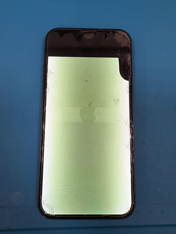 イオン豊橋南　iPhone13　画面交換