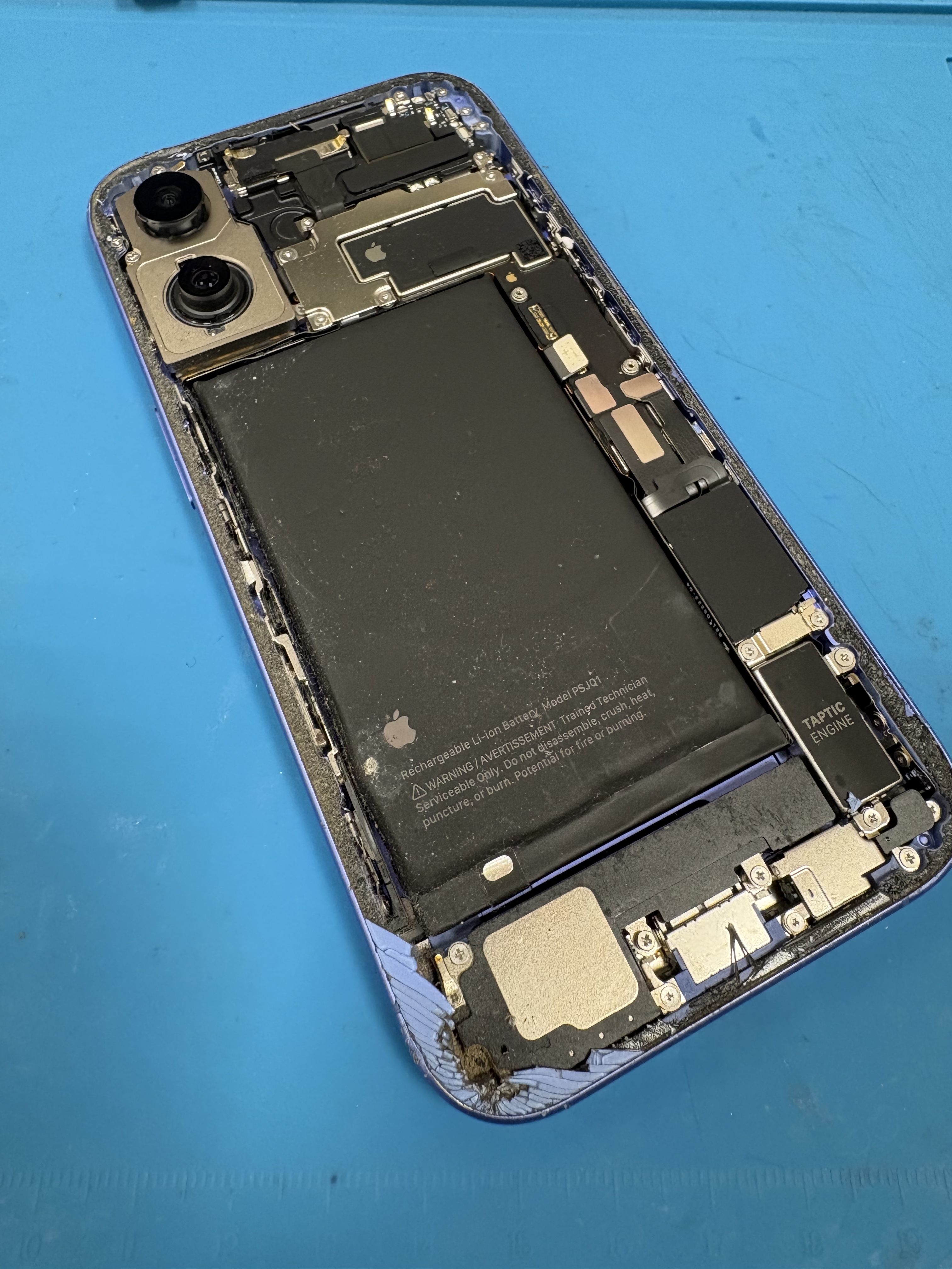 豊橋市】iPhone 16のバッテリー膨張で画面や背面が浮く危険性も