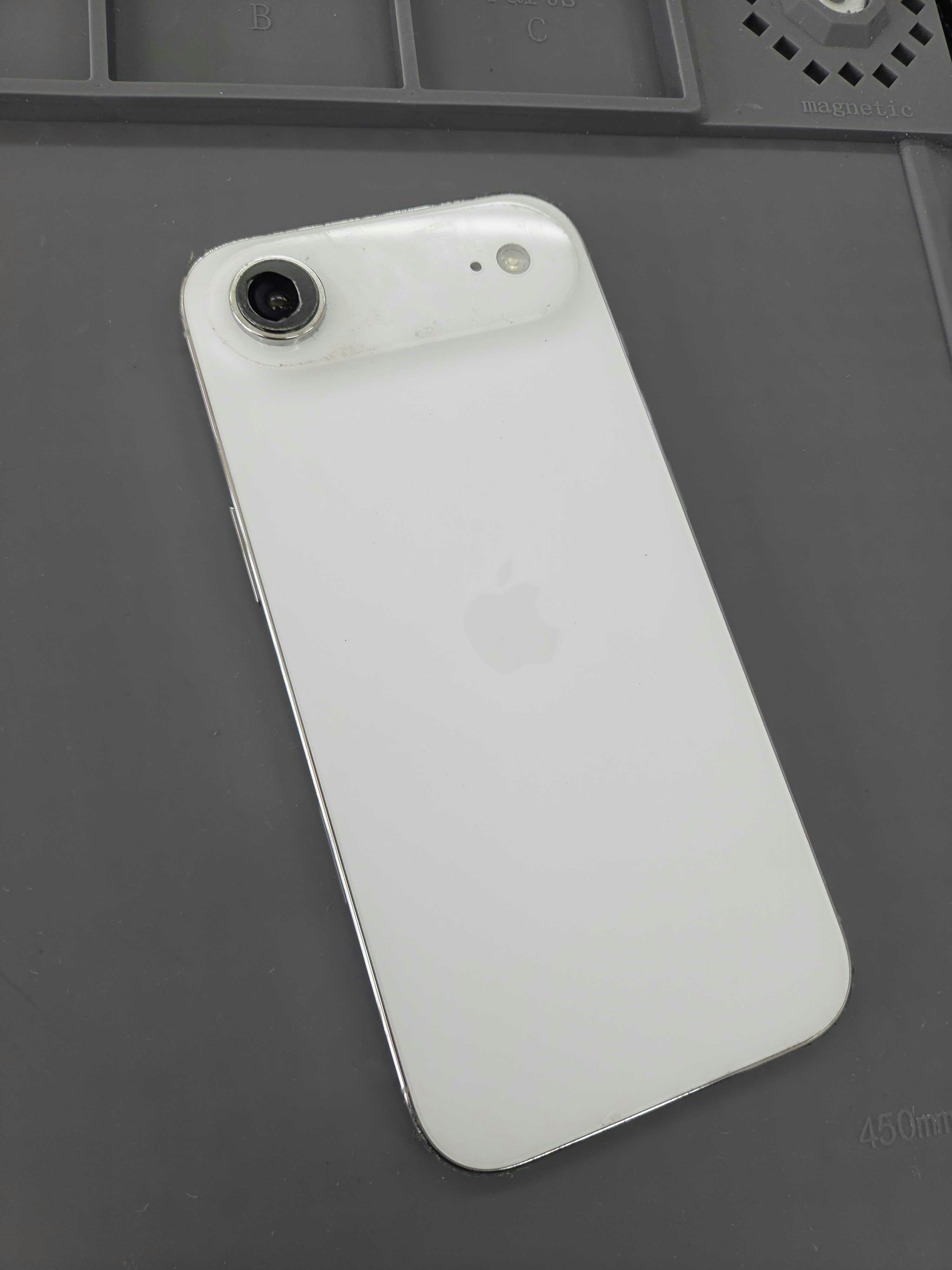 iPhoneAir 豊川市 iPhone 修理 スマホ修理 レンズ割れ カメラレンズ修理 豊川 豊橋 新城 蒲郡 湖西