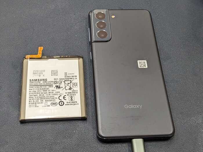 Galaxy ギャラクシー ぎゃらくしー S21 5G 経年劣化 充電減り早い 電源落ちる ばってりー バッテリー