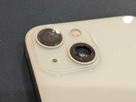 【豊田市】iPhone 13のカメラ交換修理！レンズ割れとカメラ不良を同時修理しました