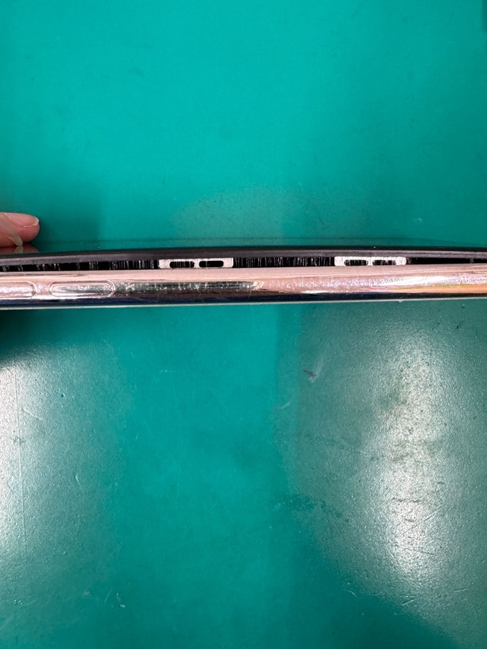 iPhone　iPhone11Pro　iPhone修理　修理　即日　データそのまま　バッテリー膨張　バッテリー劣化　膨張　電池交換　バッテリー修理　豊川　豊橋　新城　蒲郡　湖西　浜松
