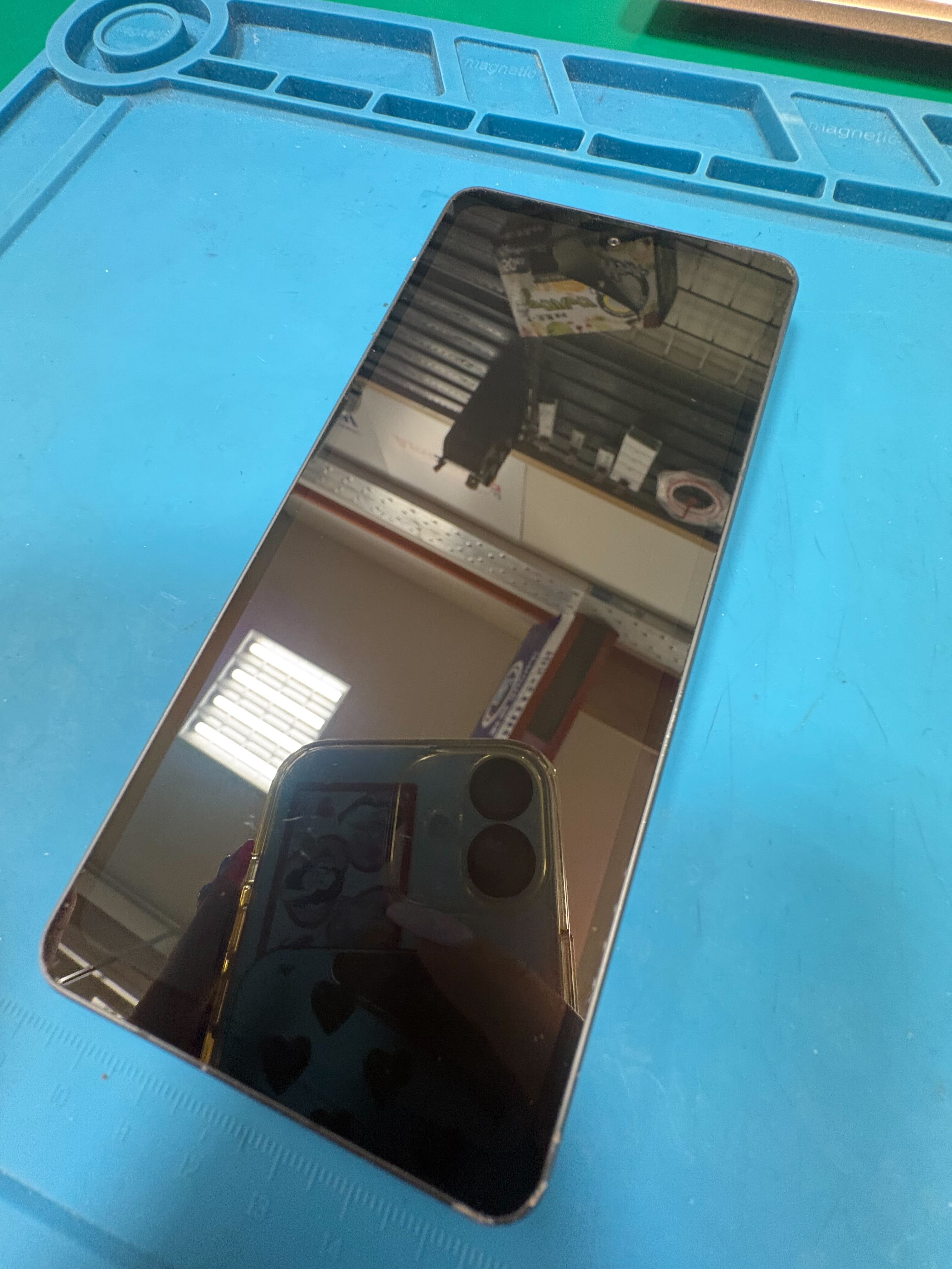 豊橋市】AQUOS sense7の画面が真っ暗…画面交換で復旧！【まちスマ豊橋店】
