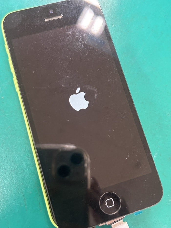 iPhone　スマホ　修理　iPhone5ⅽ　電源つかない　春日井市・高蔵寺・瀬戸市・尾張旭市・多治見市・長久手市・守山区その他名古屋