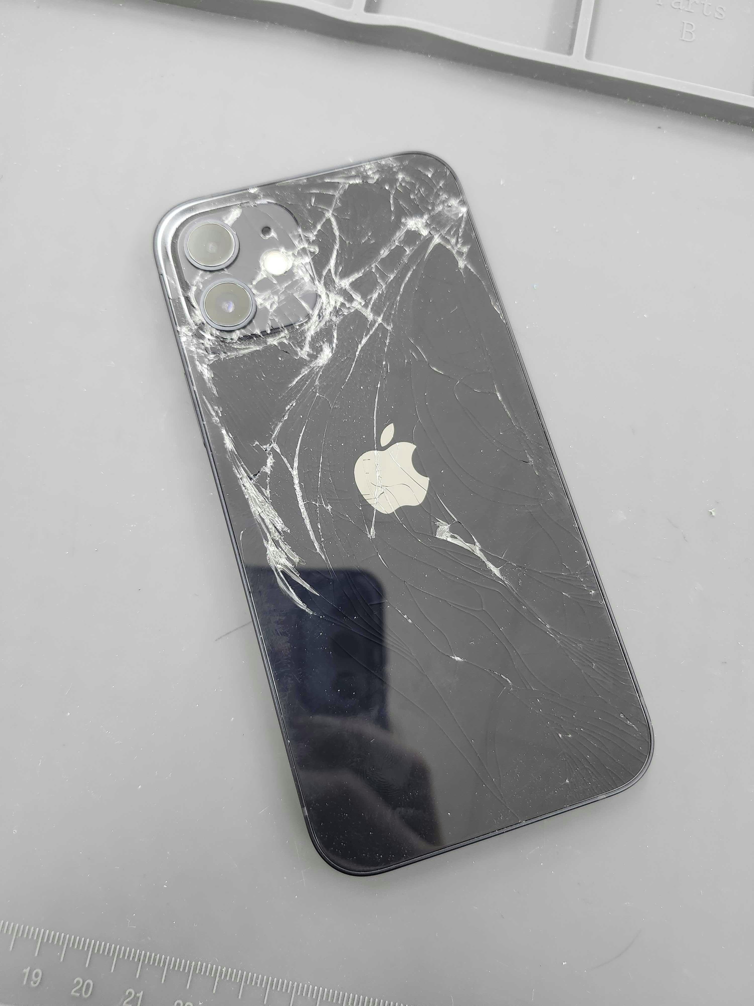 iPhone12　iPhone　修理　iPhone修理　背面修理　背面交換　豊川　豊橋　新城　蒲郡　湖西　浜松