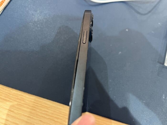 iPhone13　iPhone修理　iPhone　即日　スマホ　スマホ修理　バッテリー膨張　バッテリー交換　豊橋　豊川　新城　蒲郡　湖西　浜松