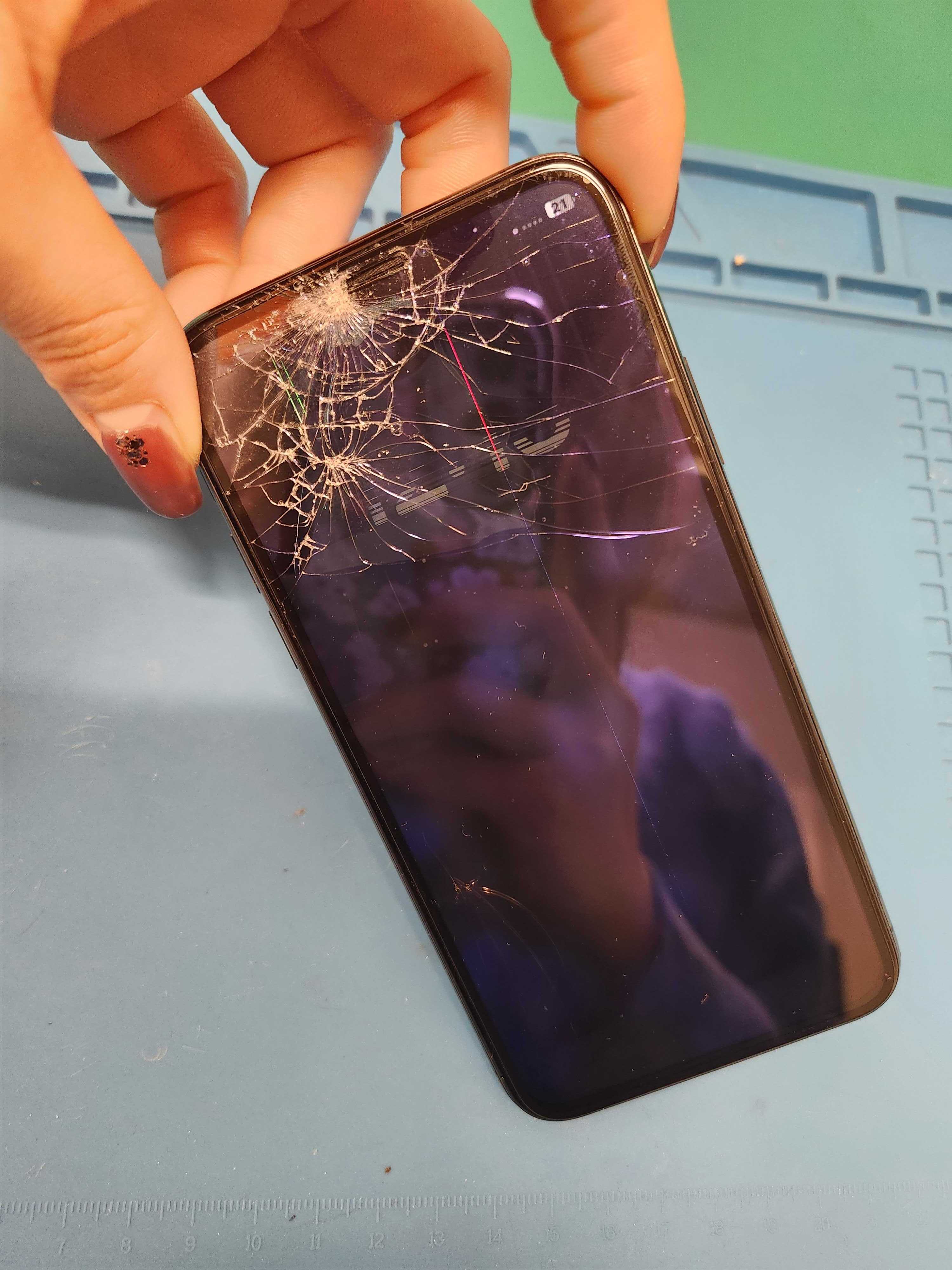 iPhoneXS】画面割れ＆液晶不良を即日60分で修理しました！【豊川市の