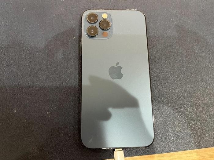 あいふぉん　アイフォン　iPhone　充電もたない　1日もたない　減りが早い　経年劣化　サービス表記　電源勝手に落ちる　シャットダウン　ばってりー　バッテリー　交換　修理