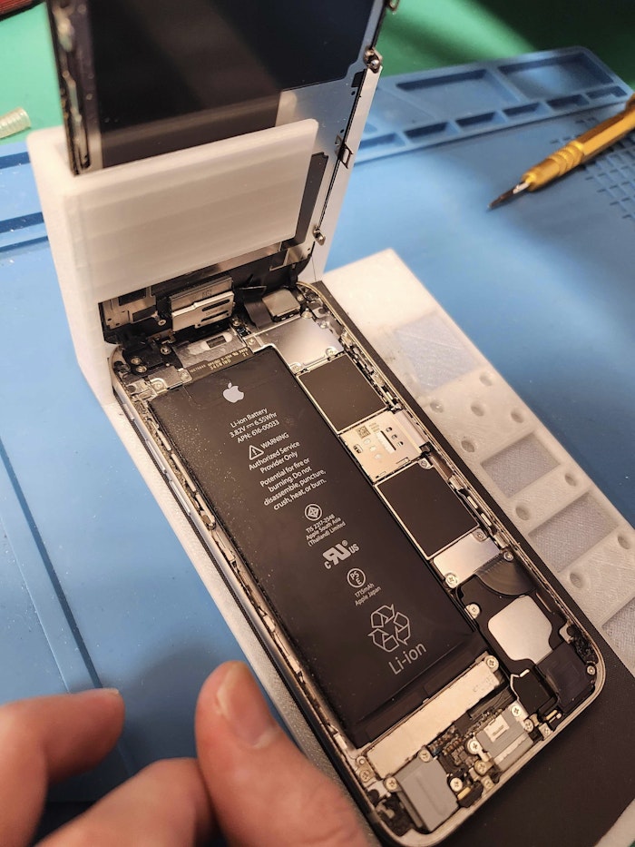 iPhone修理 修理 豊川 バッテリー膨張