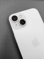 【豊川市】iPhone15のカメラレンズ割れ修理｜放置は危険！即日対応可能📸