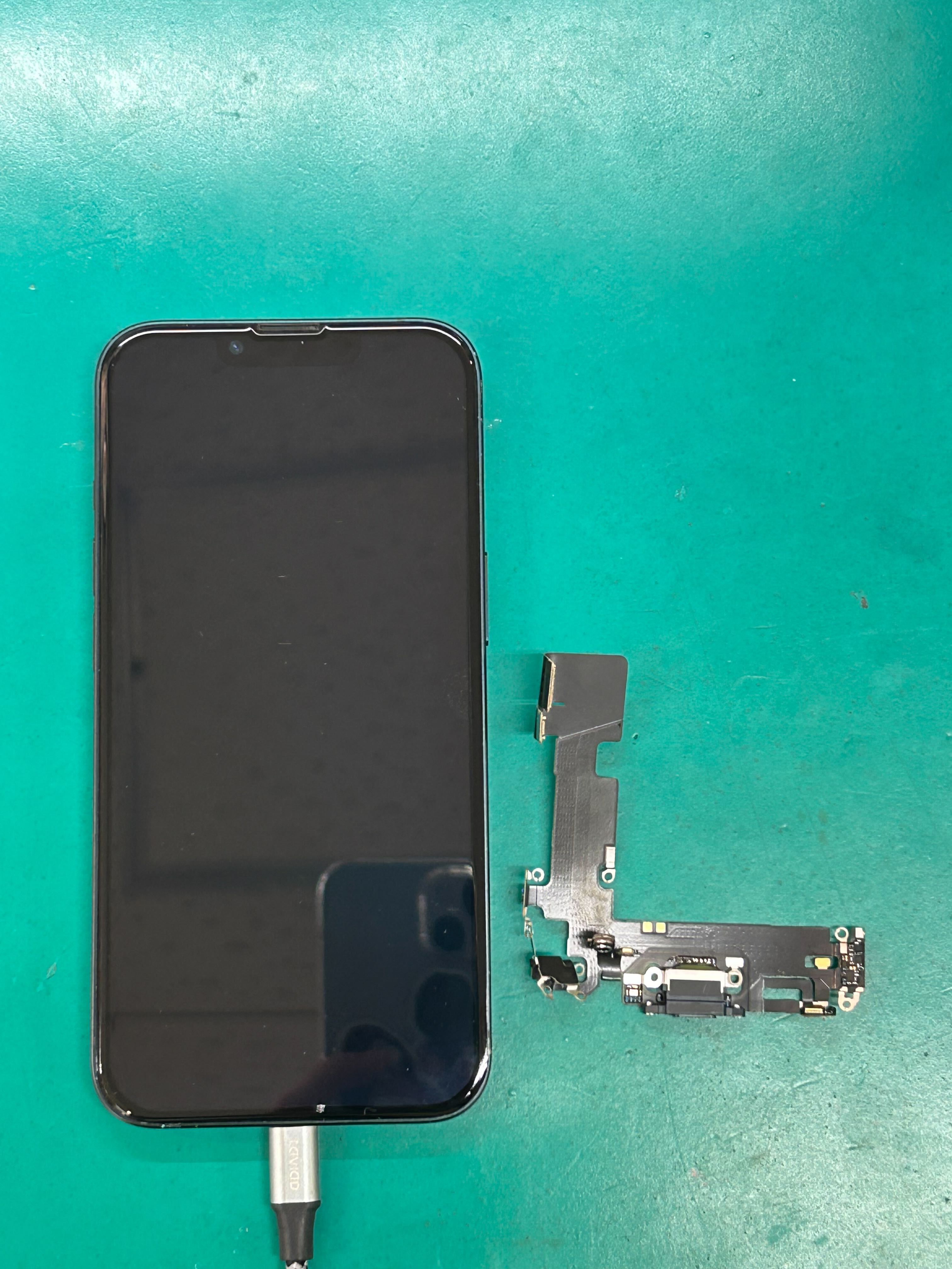IPhone 13 充電ドック故障