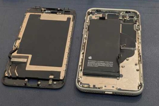 豊田市】iPhone SE（第3世代）の充電口修理を行いました！充電できない