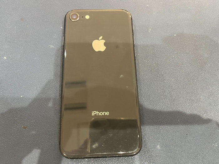 iPhone アイフォン アイフォーン スマホ スマートフォン バッテリー 電池 充電持ち 交換 取り替え メーカー修理 Apple Store 正規修理 純正 社外 保険 保証 AppleCare 故障 壊れた 壊した 修理 直す 治す 改善 自分で交換