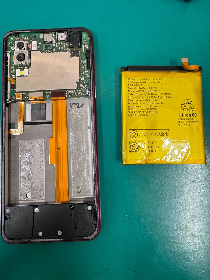 ⭐️なな！iPhone6 64GB docomo au バッテリー新品2台 ⭐️なな様専用！iPhone6 64GB docomo au バッテリー新品2台