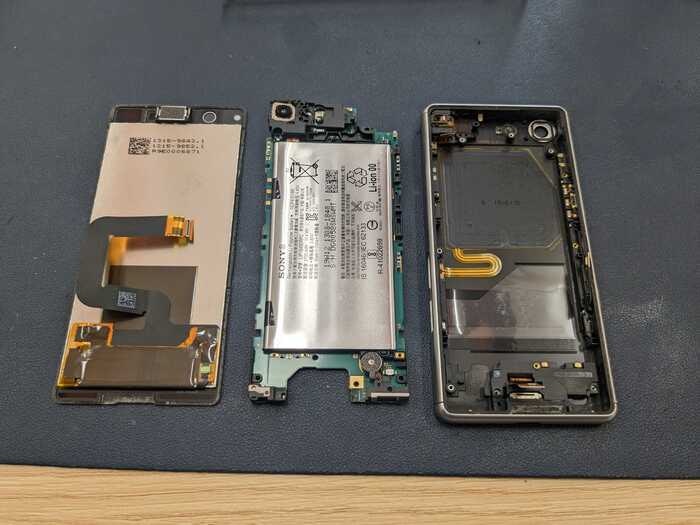 Xperia エクスペリア Android アンドロイド バッテリー 電池 充電持ち バッテリー持ち メーカー修理 正規修理 純正 社外 保険 保証 故障 壊れた 修理 治す 直す 方法 改善 自分で交換